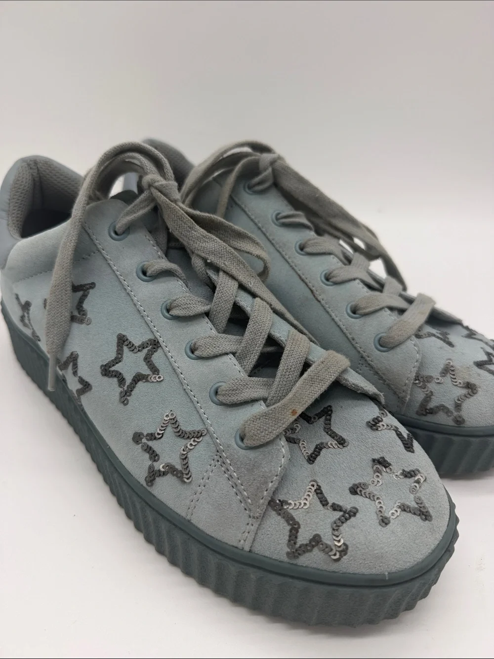 Gunmetal blue star suede platform sneaker
